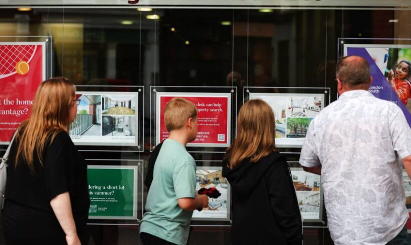 UK house prices fall for fifth consecutive month UK house prices fall for fifth consecutive month